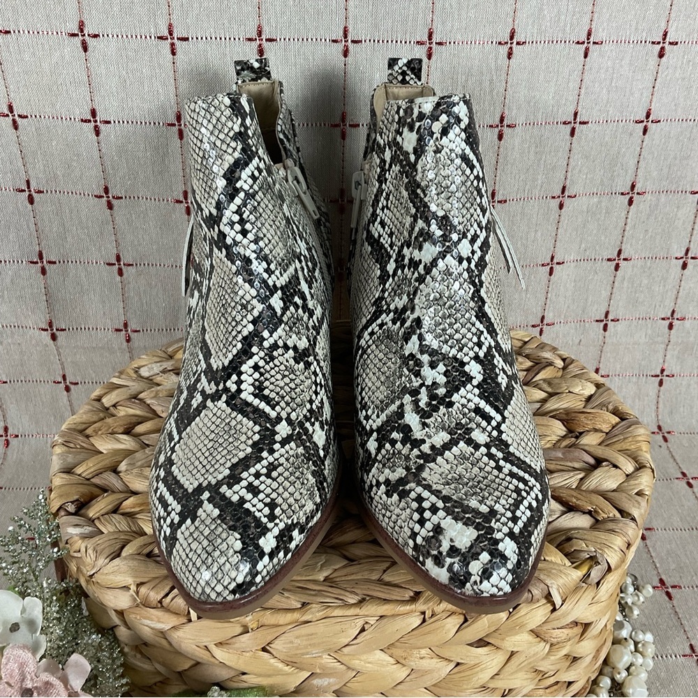 MIA “Auden” Snakeskin Embossed Ankle Boots Almond Toe Sz 7.5 Bootie NWOB - Picture 3 of 7